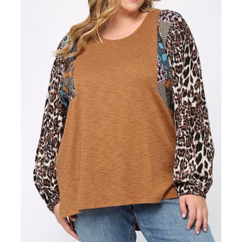 Gigio by Umgee camel mix WAFFLE KNIT & ANIMAL PRINT MIXED TOP
